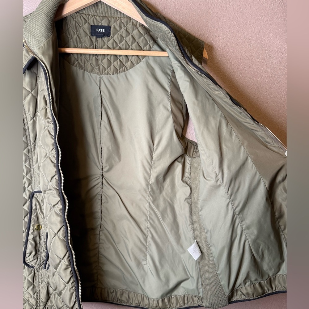 Fate Rowan Women's Olive Green Quilted Vest with Black Trim Size Large Outwear - Picture 14 of 16